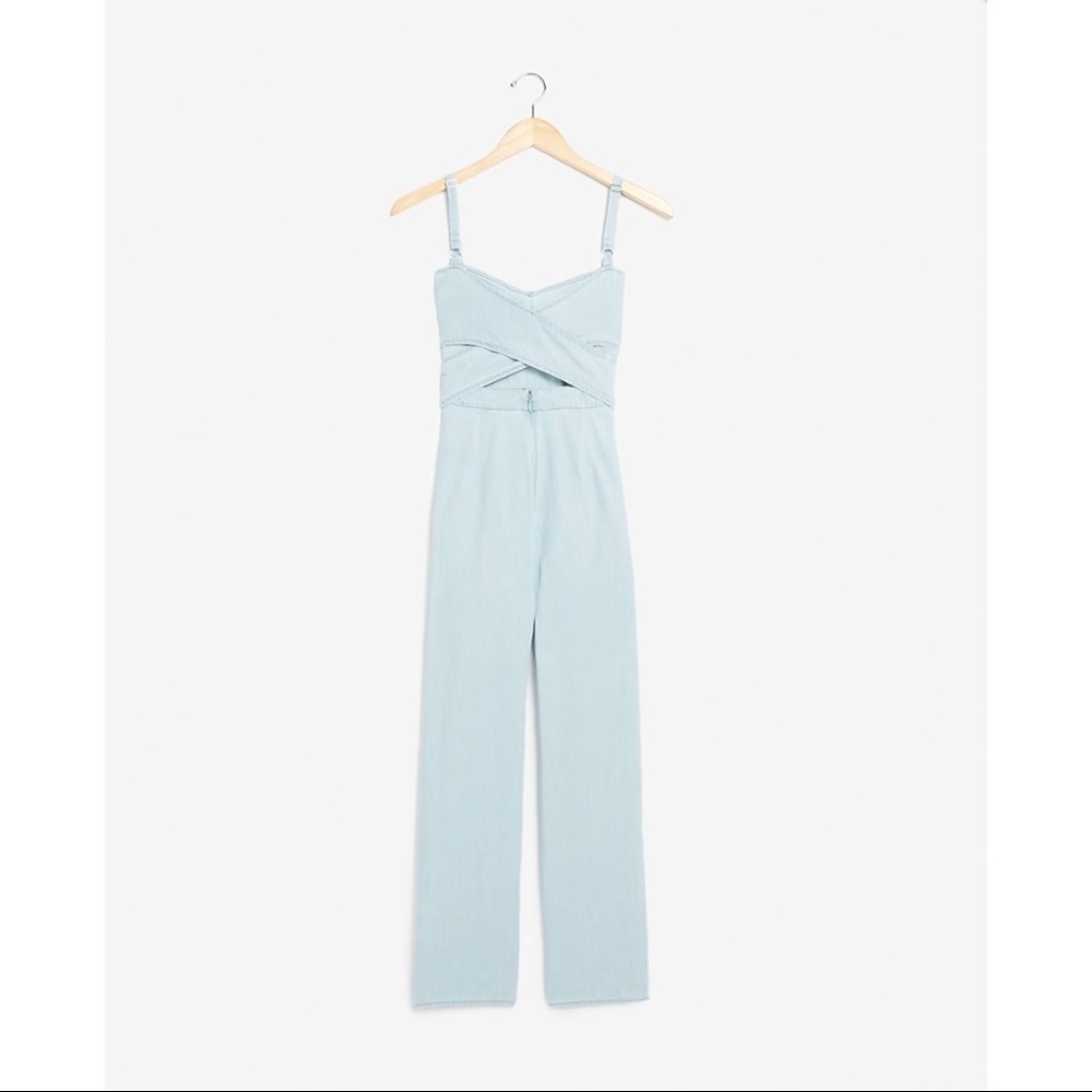 EXPRESS Linen-Blend Cross Back Culotte Jumpsuit - Picture 2 of 16